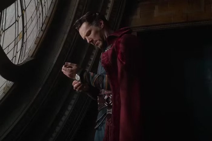 Jam tangan yang dipakai doctor strange